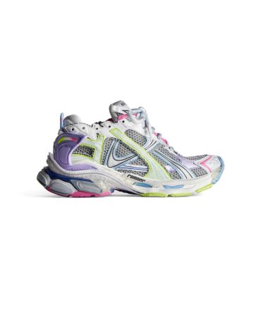 Womens Runner Sneaker in Grey