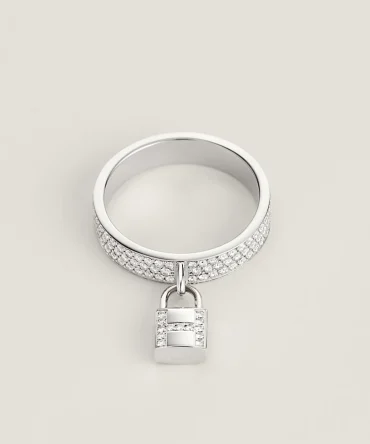 Kelly Cadenas ring, medium model