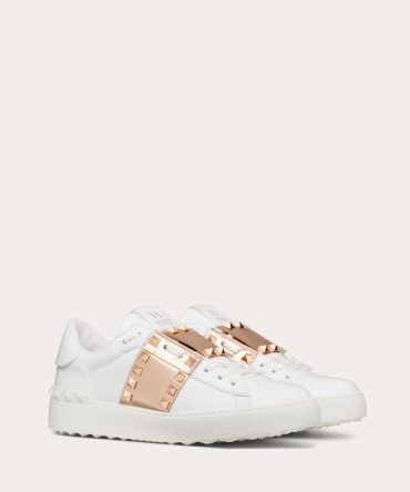 ROCKSTUD UNTITLED SNEAKER IN CALFSKIN LEATHER WITH METALLIC STRIPE