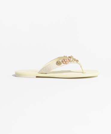 Spring-Summer 2025 Pre-collection Thongs