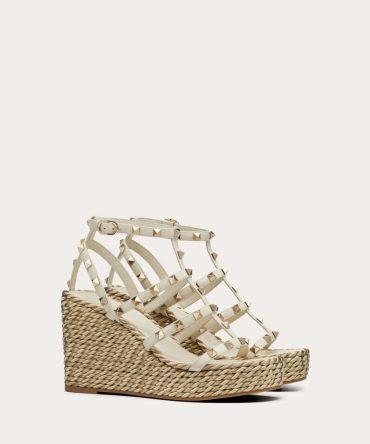 ROCKSTUD CALFSKIN WEDGE SANDAL WITH STRAPS 95 MM