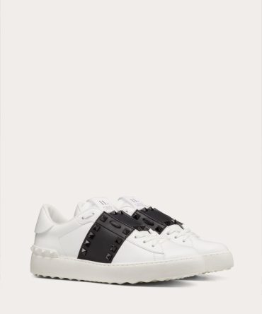 ROCKSTUD UNTITLED SNEAKER IN CALFSKIN LEATHER WITH TONAL STUDS
