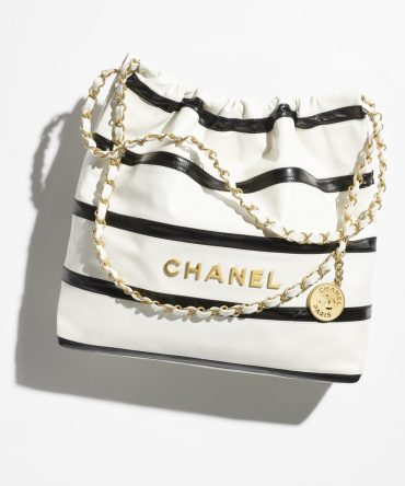 CHANEL 22 SMALL HANDBAG