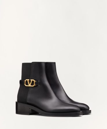 VLOGO SIGNATURE CALFSKIN ANKLE BOOT 30MM