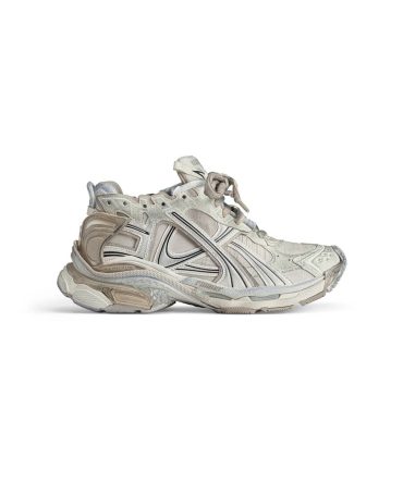 Womens Runner Sneaker  in Beige