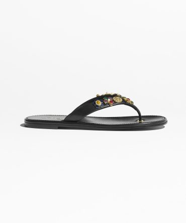 Spring-Summer 2025 Pre-collection Thongs