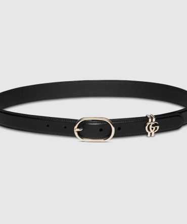 Belt with oval buckle