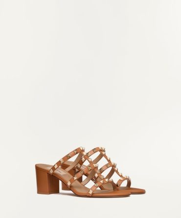 ROCKSTUD CALFSKIN LEATHER SLIDE SANDAL 60 MM