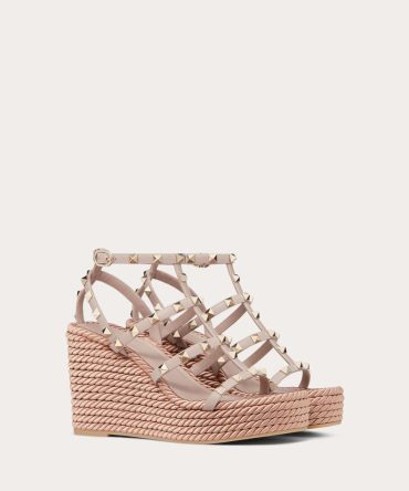 ROCKSTUD ANKLE STRAP WEDGE SANDAL IN CALFSKIN LEATHER 95 MM