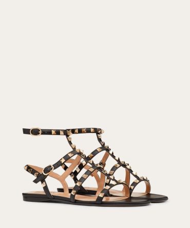 ROCKSTUD FLAT CALFSKIN SANDAL WITH STRAPS