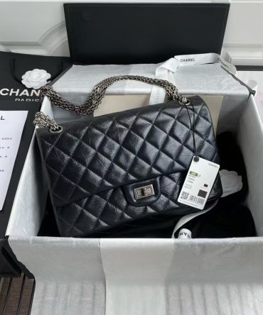 Chanel 23A A37587 Classic Large 2.55 Flap Bag Black Aged Calfskin Ruthenium Hardware