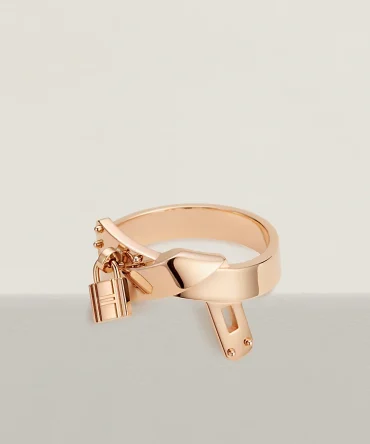 Kelly Gavroche ring