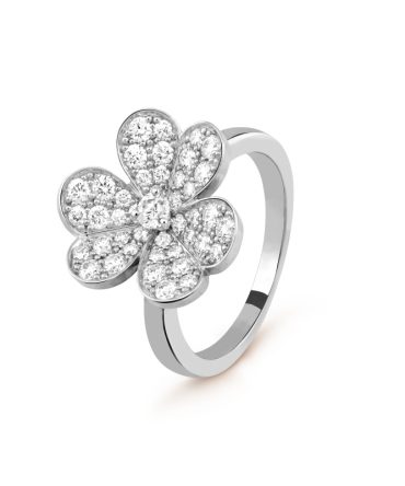 Frivole Between the Finger ring