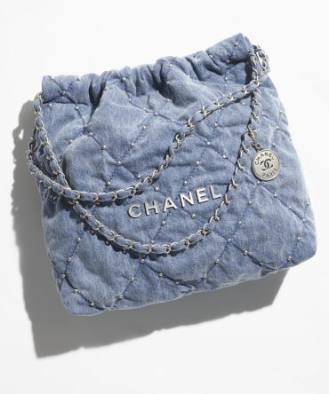 CHANEL 22 SMALL HANDBAG