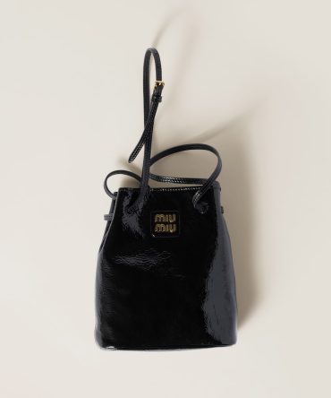 Naplak patent leather pouch