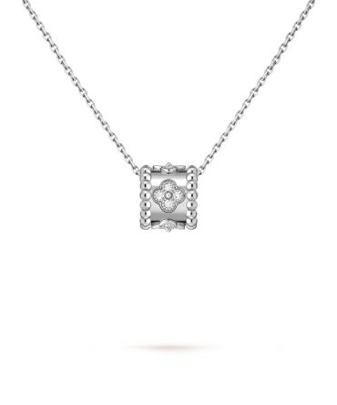 Perlée clovers pendant