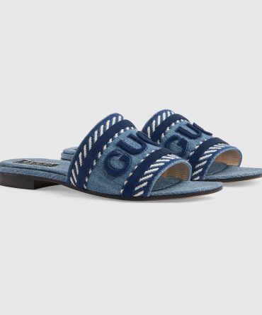 Womens slide sandal with Gucci script
