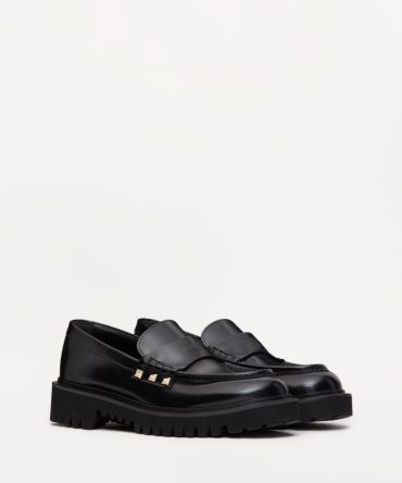 ROCKSTUD CALFSKIN LOAFER