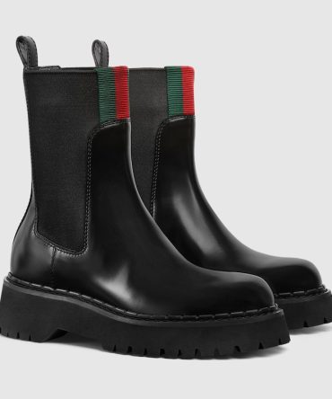 Womens boot with Web